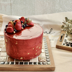 【ご予約品】特注クレイケーキ1段 華やかワインレッドのケーキ-トップにラズベリーソースを添えて-