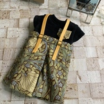 サロペットとTシャツのセット