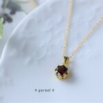 1月の誕生石＊クラシックな雰囲気漂うガーネットのネックレス＊クラウンベゼル＊シルバー925（18ｋｇｐ）＊14kgfチェーン＊