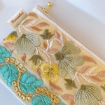 【中】インド刺繍のファスナーポーチ