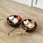 ミニチュア 猫ちゃん餅おしるこのピアス