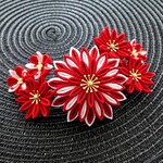 ≪つまみ細工≫*赤✕白＊ 剣菊 髪飾り  