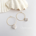 丸い淡水パールフープピアス