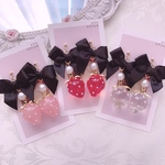大粒いちごのピアス/イヤリング🍓ブラックリボン🎀