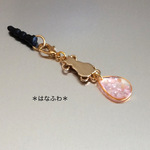 【再販】＊猫としずくのイヤホンジャック＊スマホピアス＊後ろ姿＊ほんのり桜色