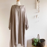 【☆】50％off  リネンのふんわりシルエットのかっぽうぎワンピース/グレージュ
