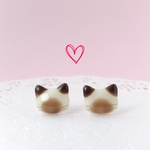 仲良し♡  シャム猫 ピアス レジン サージカルステンレス 316L 樹脂ピアス イヤリング　アレルギー対応 レジンピアス 小ぶり 小さい  ねこ ネコ