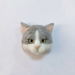 羊毛フェルト 猫ブローチ グレー白