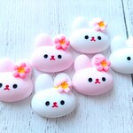 デコパーツ 4個(2色×各2個) うさぎ 顔  紅白 桜 樹脂 カボション