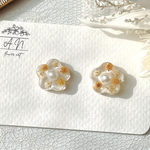 お花ピアス୨୧ミモザ　ハンドメイド　レジン　ドライフラワー　whiteマーブル