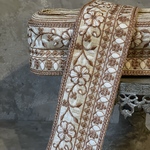 [実物のお色味と違う場合があります] インド刺繍リボン　花　インド刺繍　スパンコール　刺繍リボン　リボン　りぼん　※10月8日よりゆうパケットにて発送