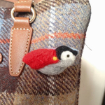それゆけ！ヒーローペンギンブローチ