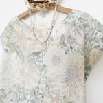 卒業・入園入学に♪即発送可♡●Liberty :Rose Xanth フレンチスリーブブラウス(ベージュホワイト）