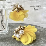 【NEW】２pcs★charm・petal yellow（ビジュータッセルチャーム）