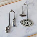 バラバラなシルバーピアス