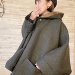 a.myu 厚手世界で一つのポンチョ上質woolのポンチョ　カーキ