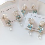 ウェディング　カラードレスに　ネモフィラ　イヤリング　ピアス　ブライダルアクセサリー　花　クリア　水色　ブルー　シンデレラ　プリンセス　
