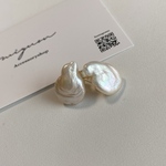 バロックパールピアス　パールピアス