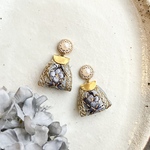 インド刺繍リボンのピアス ライトブルー パール付き