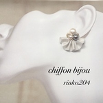オーガンジーchiffonビジューピアス グレー