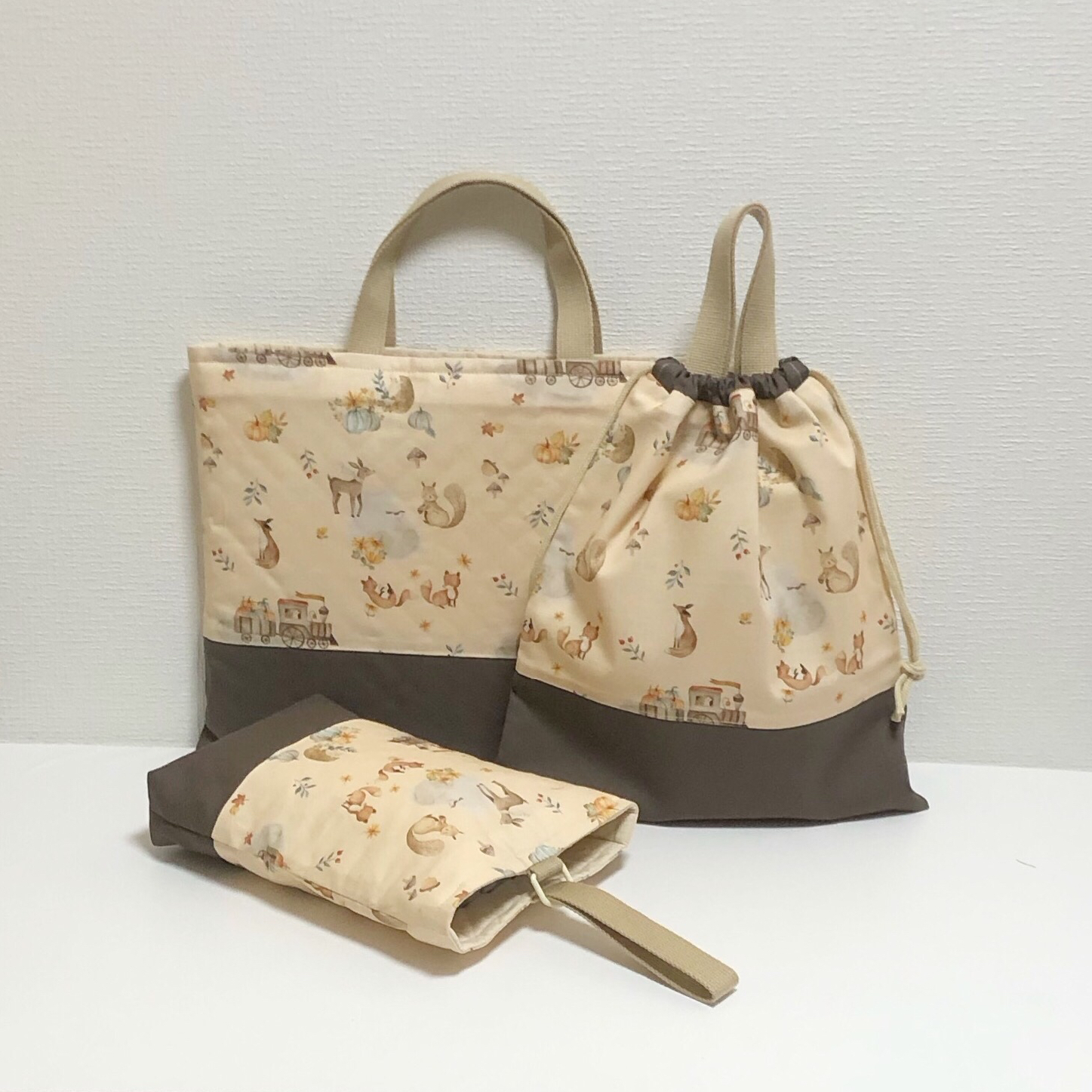 森の動物ベージュ×くすみカラーブラウン　レッスンバッグ・体操服袋・上履き入れ　入園・入学3点セット