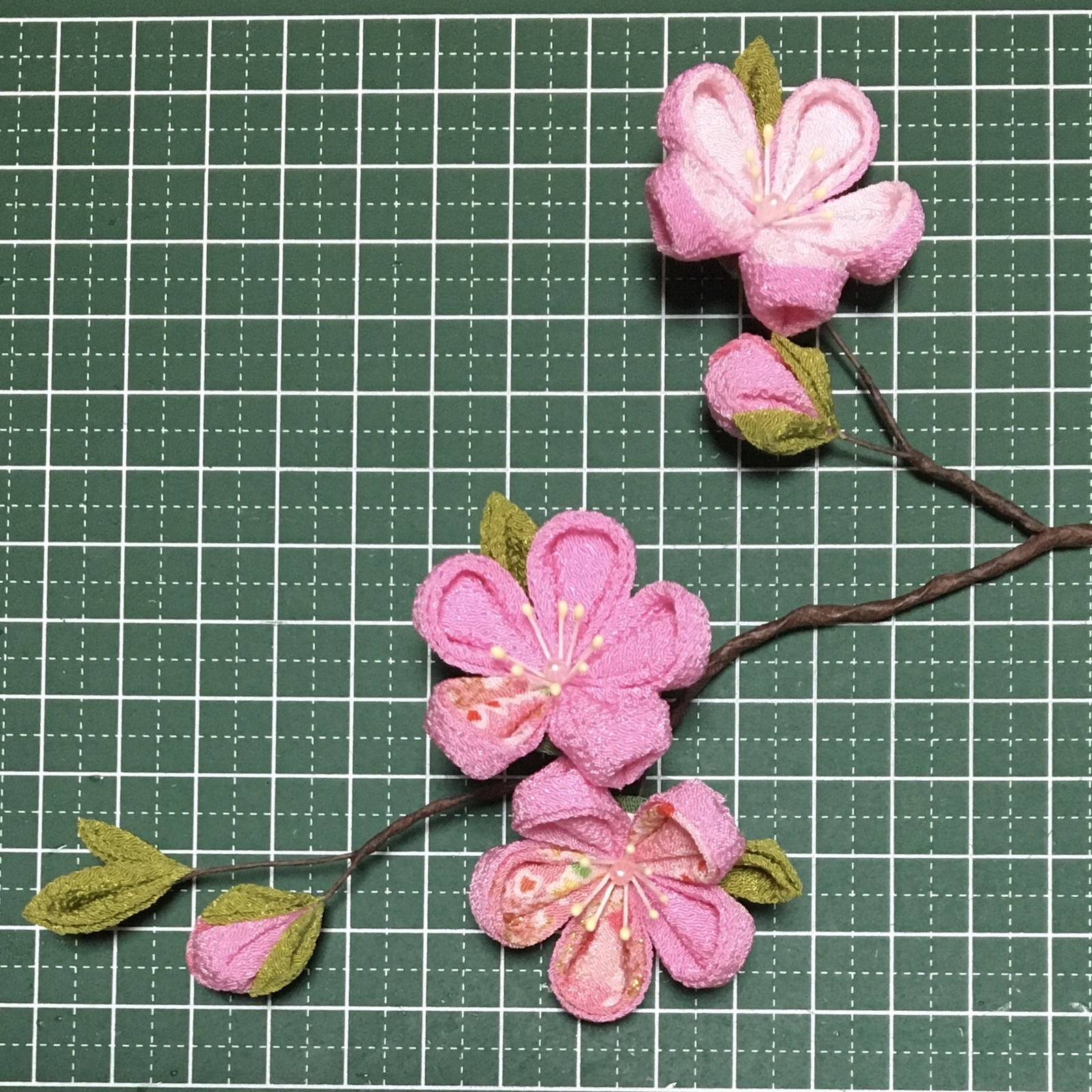 10%OFF 2,800円→2,520円一輪挿しで楽しむつまみ細工 梅 - あお