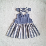 ネイビーしましまワンピースとヘアバンド