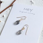 【再販】＊14ｋｇｆ＊シックなグレーのラブラドライトのシンプルピアス＊イヤリングに変更可能＊