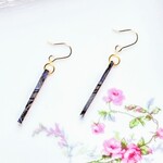 ブルー螺鈿のスティックピアスイヤリングGreen mother-of-pearl pierced earrings 【1686】スタイリッシュ　#シェル　伝統工芸　男性の方にもおすすめ