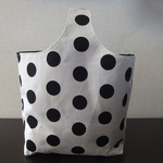 ワンハンドルのトートバック　白×黒のみずたま