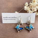 きらめく蝶のシンプルピアス