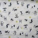 《３０×１５０ｃｍ》　カットクロス　フレンチブルドッグのヨガ　シーチング　薄緑　犬　動物　DOG