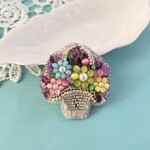 (送料無料)花籠の刺繍ブローチ(アメジスト)