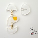 【ｃさま宛】われたたまごのピアスとくもとあめちゃんのピアス