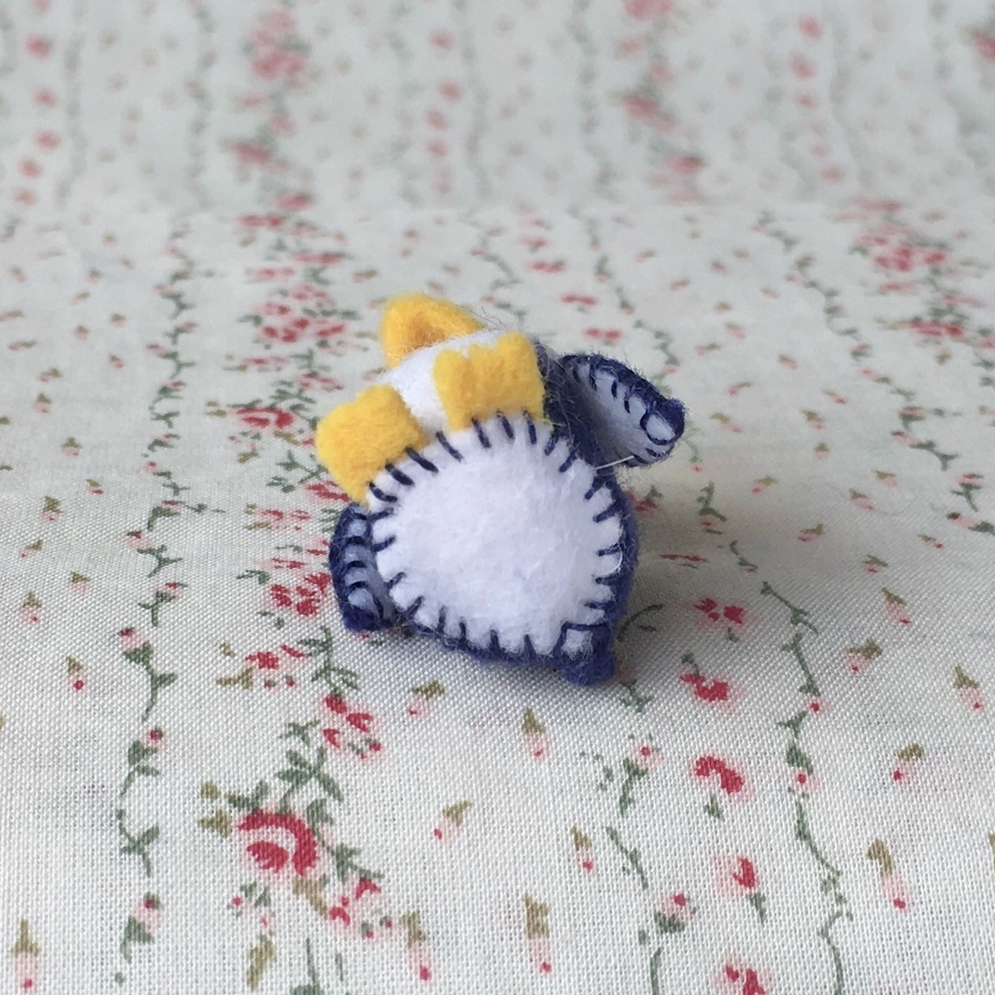 ❁︎❁nana❁❁ページ　フェルトマスコット 小さなペンギンちゃん フェルトマスコット(ネイビー) - CHOCOT