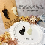 【再販♡】ホワイトチョコとミルクチョコのアシンメトリー猫ちゃんピアス⋆꙳(イヤリング・ノンホール樹脂・マスクチャーム変更可)　金属アレルギー対応　送料無料　パーツ変更無料