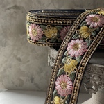 [実物のお色味と違う場合があります] インド刺繍リボン　花　インド刺繍　スパンコール　刺繍リボン　リボン　りぼん　※10月8日よりゆうパケットにて発送