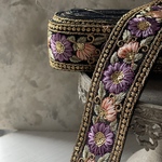 [実物のお色味と違う場合があります] インド刺繍リボン　花　インド刺繍　スパンコール　刺繍リボン　リボン　りぼん　※10月8日よりゆうパケットにて発送