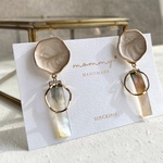 white shell rectangle 大ぶりピアス/イヤリング