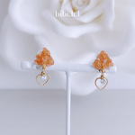 受注制作　花とハートピアス・イヤリング（コーラルピンク）
