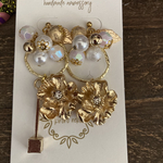 合金 花のチャーム 樹脂パール ピアス (サージカルステンレス)イヤリング 樹脂