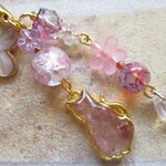 ◇3077再販７ 🍓ストロベリークォーツの猫と、蓄光蛍ガラスのストラップ・バックチャーム🐈🌸 