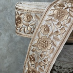 [実物のお色味と違う場合があります] インド刺繍リボン　花　インド刺繍　スパンコール　刺繍リボン　リボン　りぼん　※10月8日よりゆうパケットにて発送