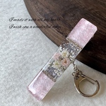 大人気 キークリップ ♬.*ﾟクラッククォーツ 爆裂水晶 天然石 キラキラ キーチェーン バッグクリップ レジン かすみ草 レースフラワー 
