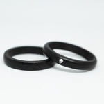 クリスタルウッドリング_エボニー_フルサイズ展開_木の指輪_黒色_金属アレルギー対応_ペアリング