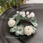 【販売】リースブローチ〜白い花と青葉〜