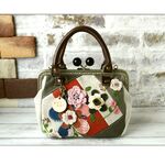 "ちょっと小ぶりなおめかしbag”【パッチワーク花飾り刺繍】　20ｃｍ角