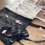 カスミ草刺繍リネンのぺたんこトートバッグ