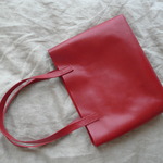 牛革 本革 レザー　肩掛けトートバッグ　レッド　赤