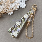 【ラスト1点】-White bouquet- レジンのバッグチャーム